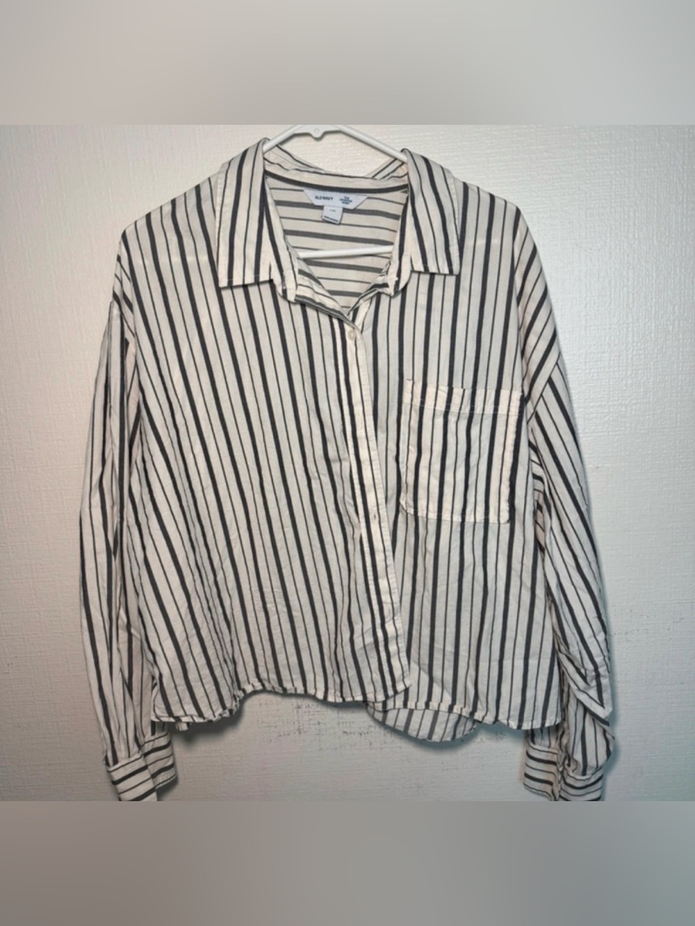 Old Navy Striped Cropped Shirt in Cream and Black - Picture 1 of 3